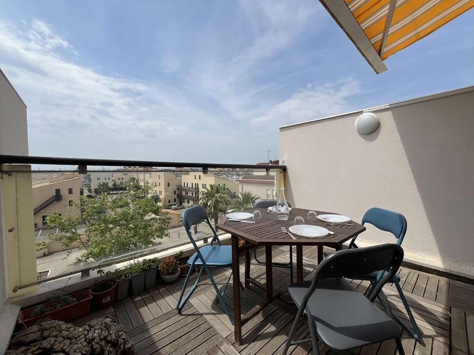 Day, View (from property/room), Balcony/Terrace, Dining area