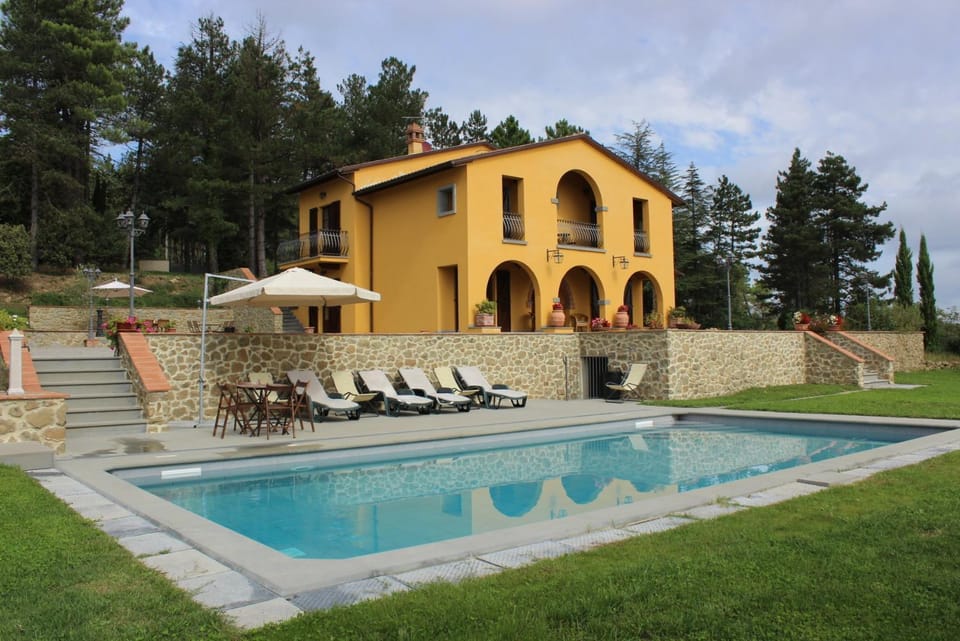 Property building, Day, Swimming pool