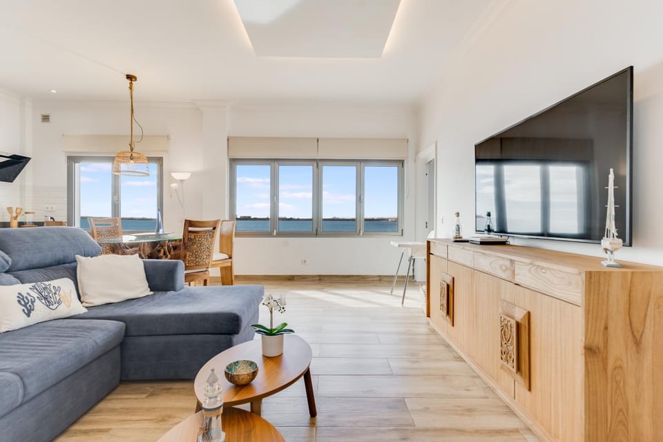 Home2Book Coastal Retreat with Sea Views, Arinaga Apartment in Gran Canaria