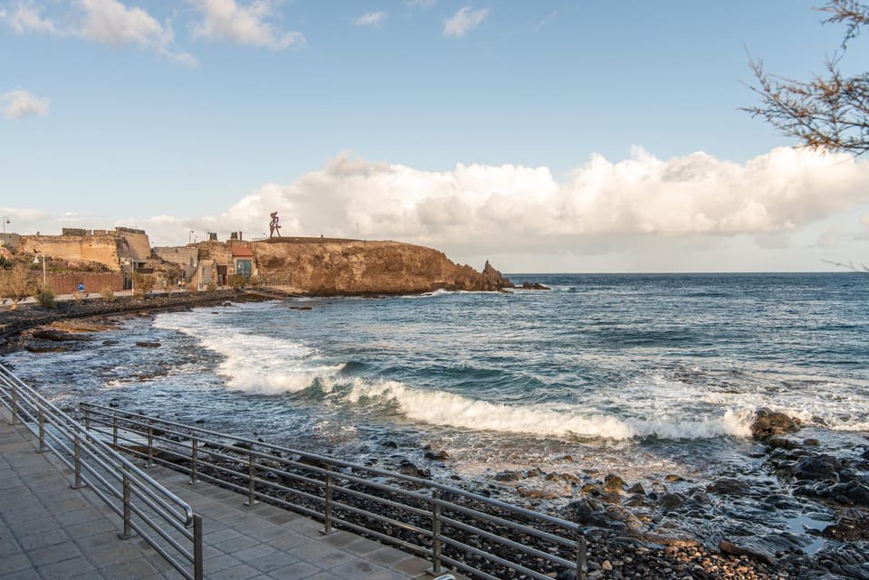 Home2Book Coastal Retreat with Sea Views, Arinaga Apartment in Gran Canaria