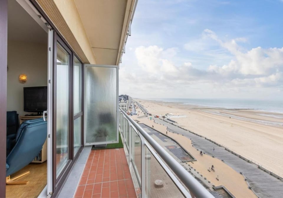 Natural landscape, View (from property/room), Balcony/Terrace, Beach, Sea view