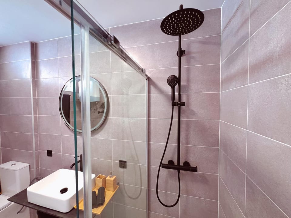 Modern And Funcional Studio Loft In Parque Cattleya, LA112 Apartment in Playa de las Americas