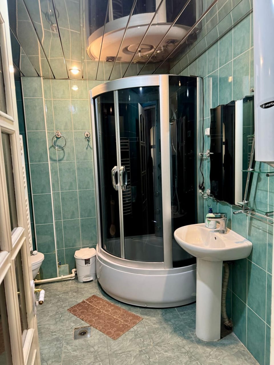 Shower, Toilet, Bathroom, Bath