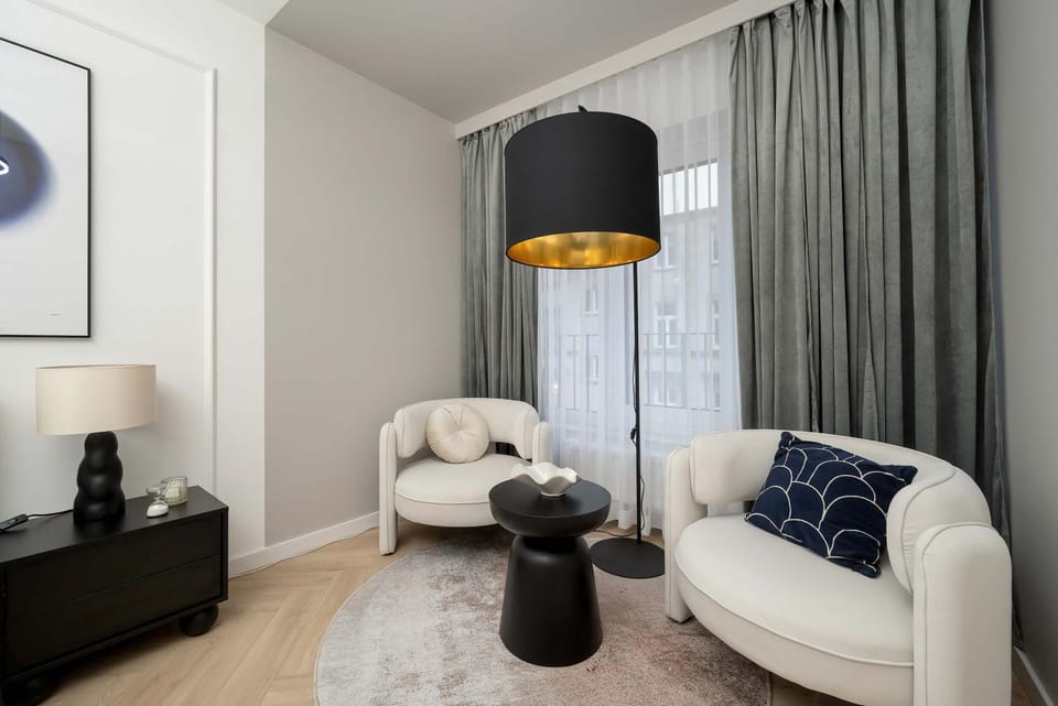 Seating area, Bedroom