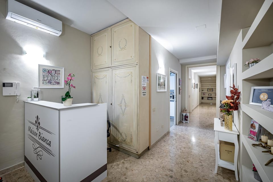 wardrobe, air conditioner