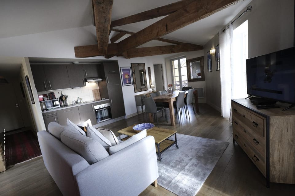 Communal lounge/ TV room, Living room