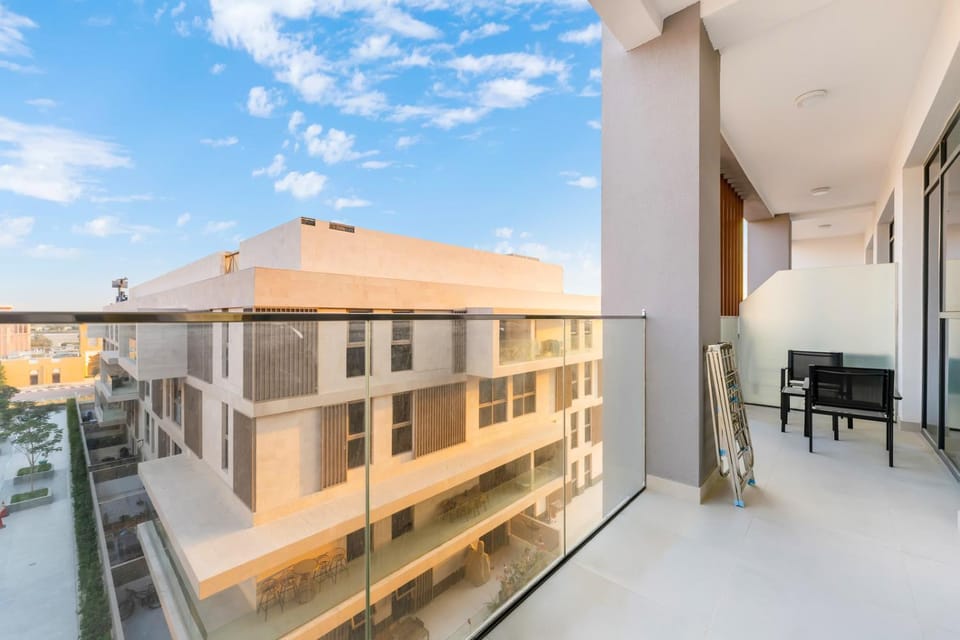 FAM Living - Getaway in Meydan - Modern Comfort Near Top Dubai Attractions Apartment in Dubai
