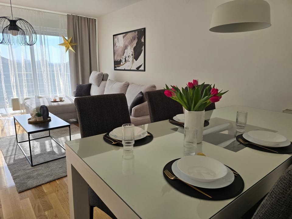 Living room, Dining area