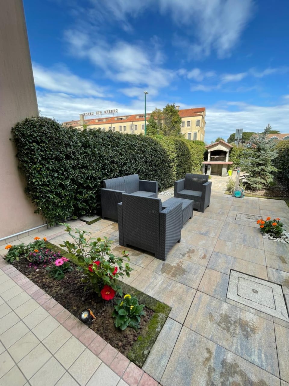 Property building, Spring, Garden, Garden view