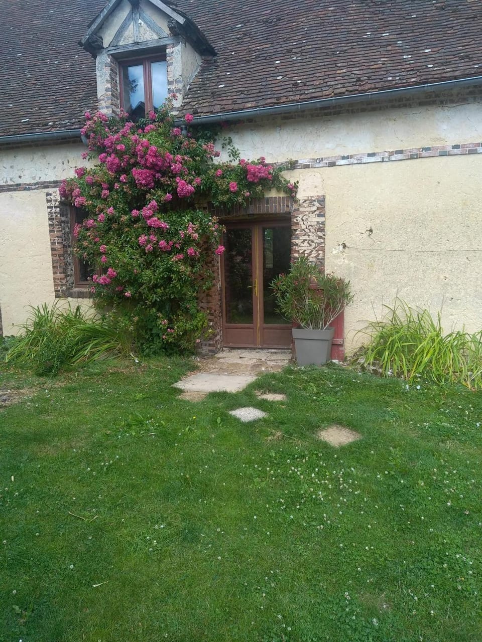 Une maison traditionnelle à la campagne House in Centre-Val de Loire