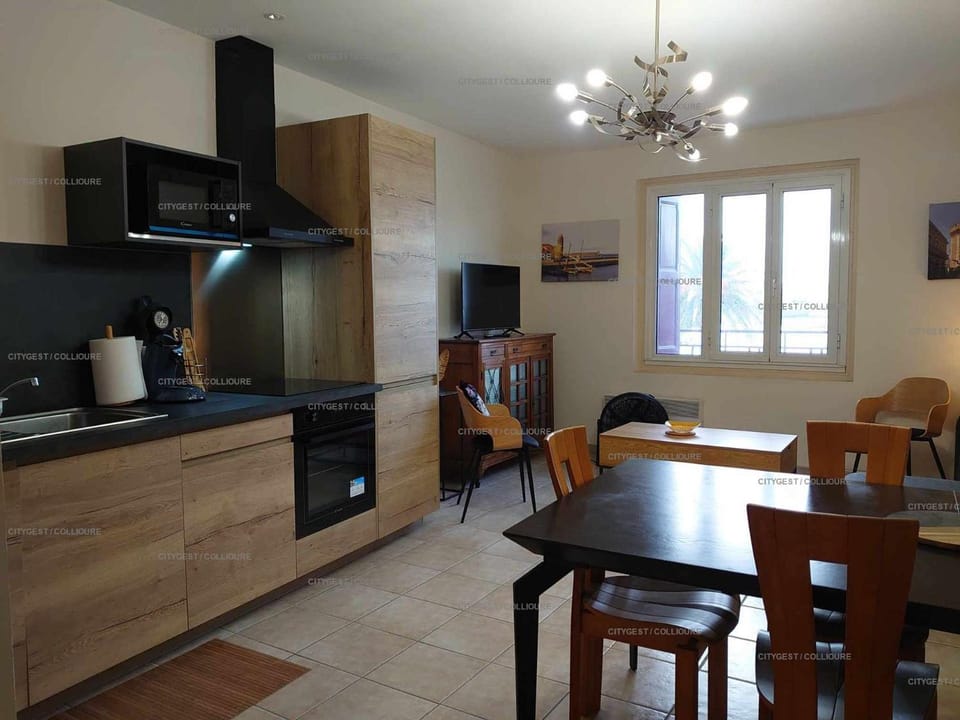 TV and multimedia, Living room, Dining area, oven, stove, kitchen, kitchen