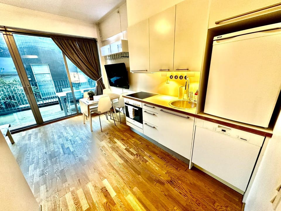 Kitchen or kitchenette, Dining area, dishwasher, oven, stove