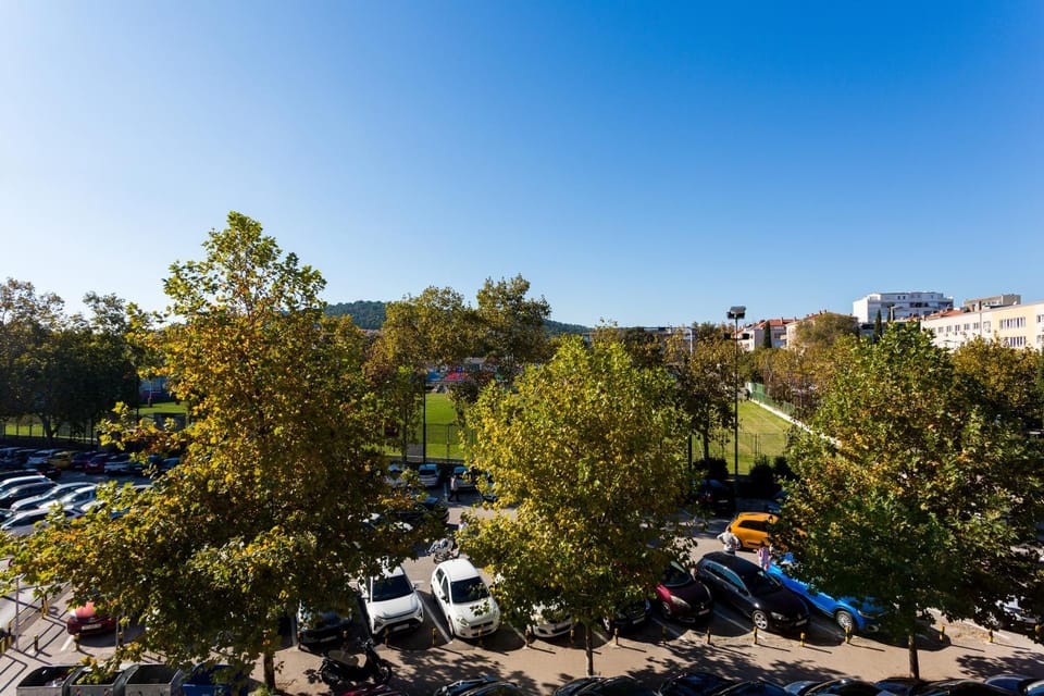 Off site, Day, View (from property/room), Parking