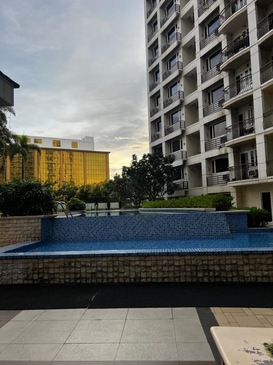 Faerydae Suites - Free Pool Access Apartment in Pasay