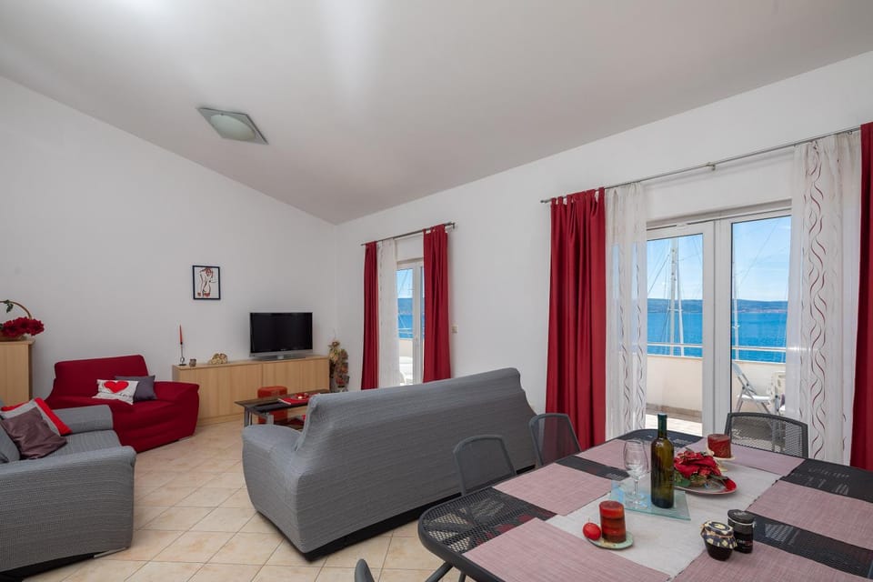 TV and multimedia, Living room, Seating area, Sea view