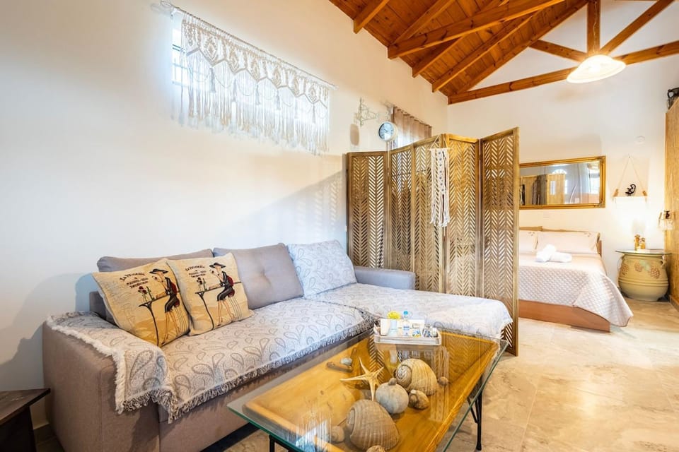Living room, Photo of the whole room