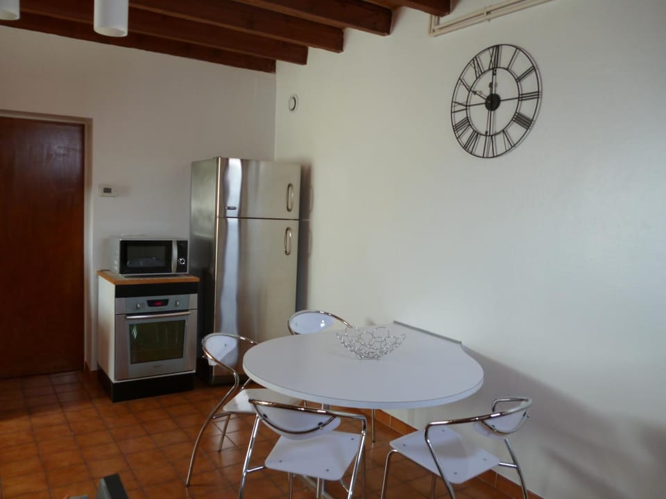 Dining area, Communal kitchen