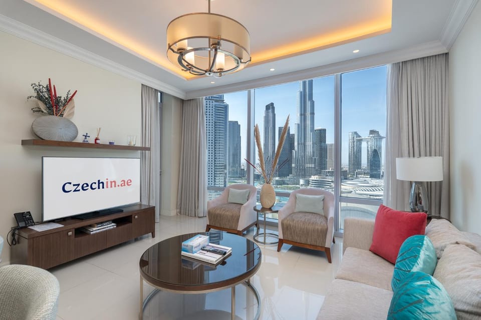 Communal lounge/ TV room, TV and multimedia, Living room, Seating area, Evening entertainment, City view