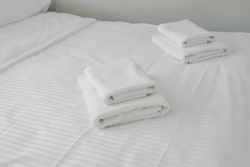 Bed, Photo of the whole room, Bedroom, towels