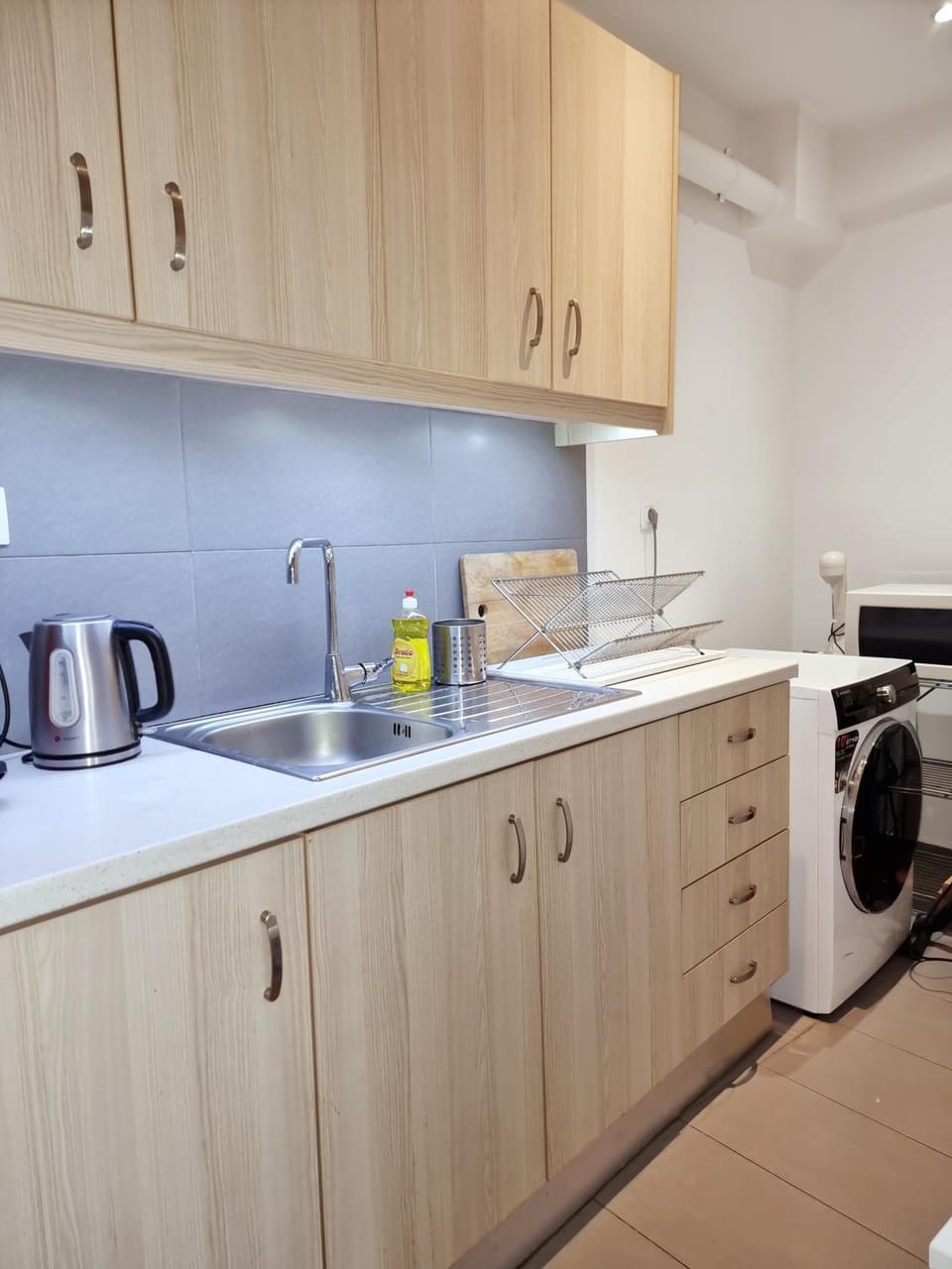 Coffee/tea facilities, Kitchen or kitchenette, washing machine