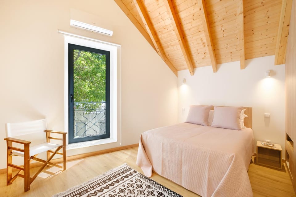 Bed, Photo of the whole room, Bedroom, air conditioner