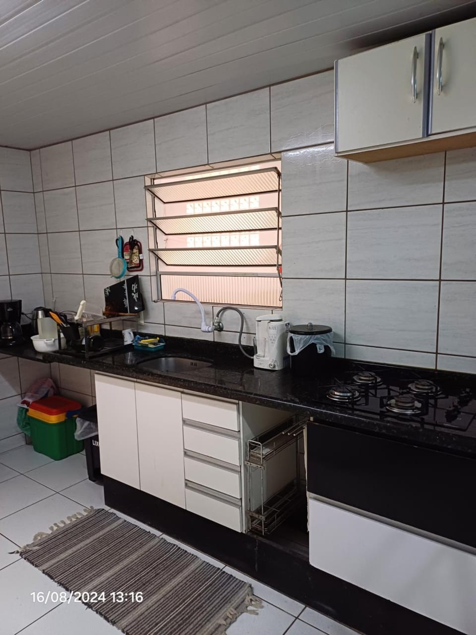 300 mts da praia, 100m2, quatro quartos climatizados House in São Francisco do Sul