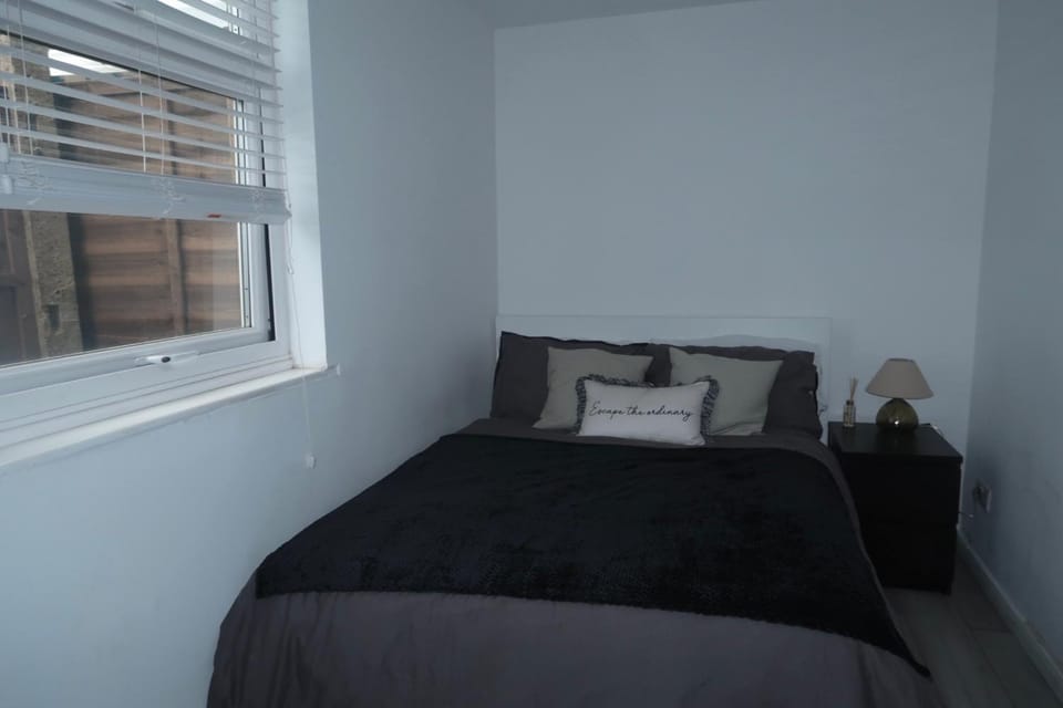 Comfortable 1 Bedroom near West Finchley Station Fast Tube to Central London Apartment in London