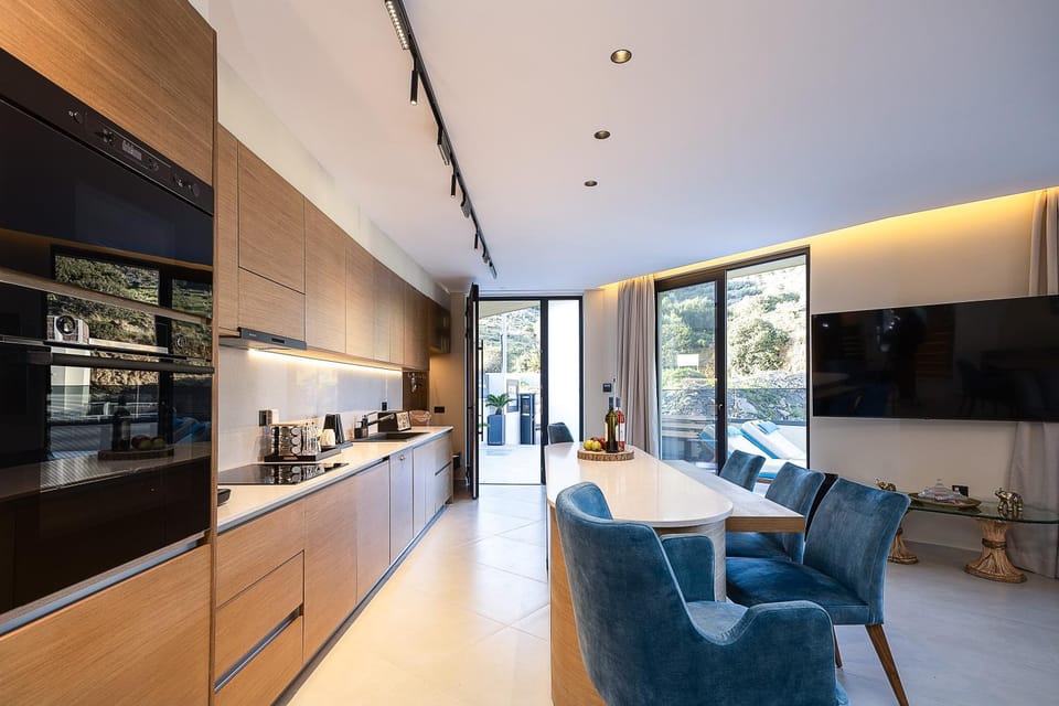 TV and multimedia, Living room, Dining area