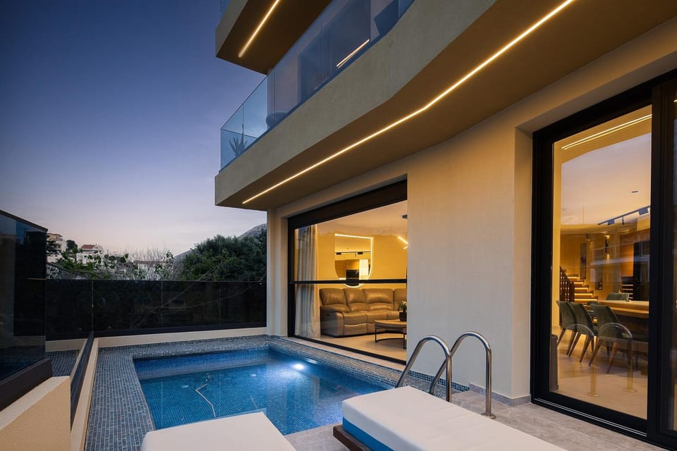 Property building, Swimming pool