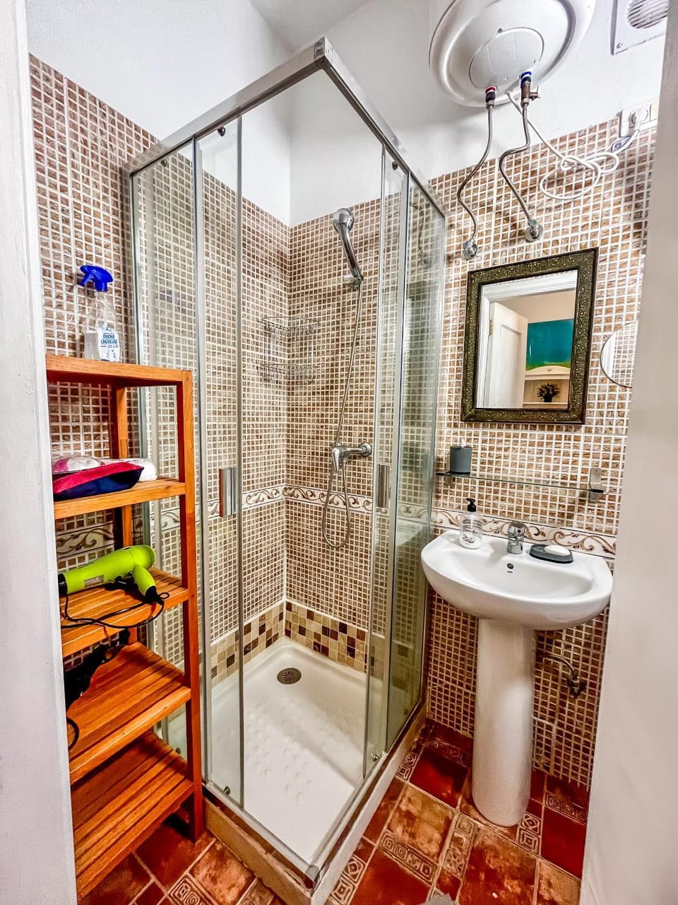 Shower, Bathroom, hair dryier