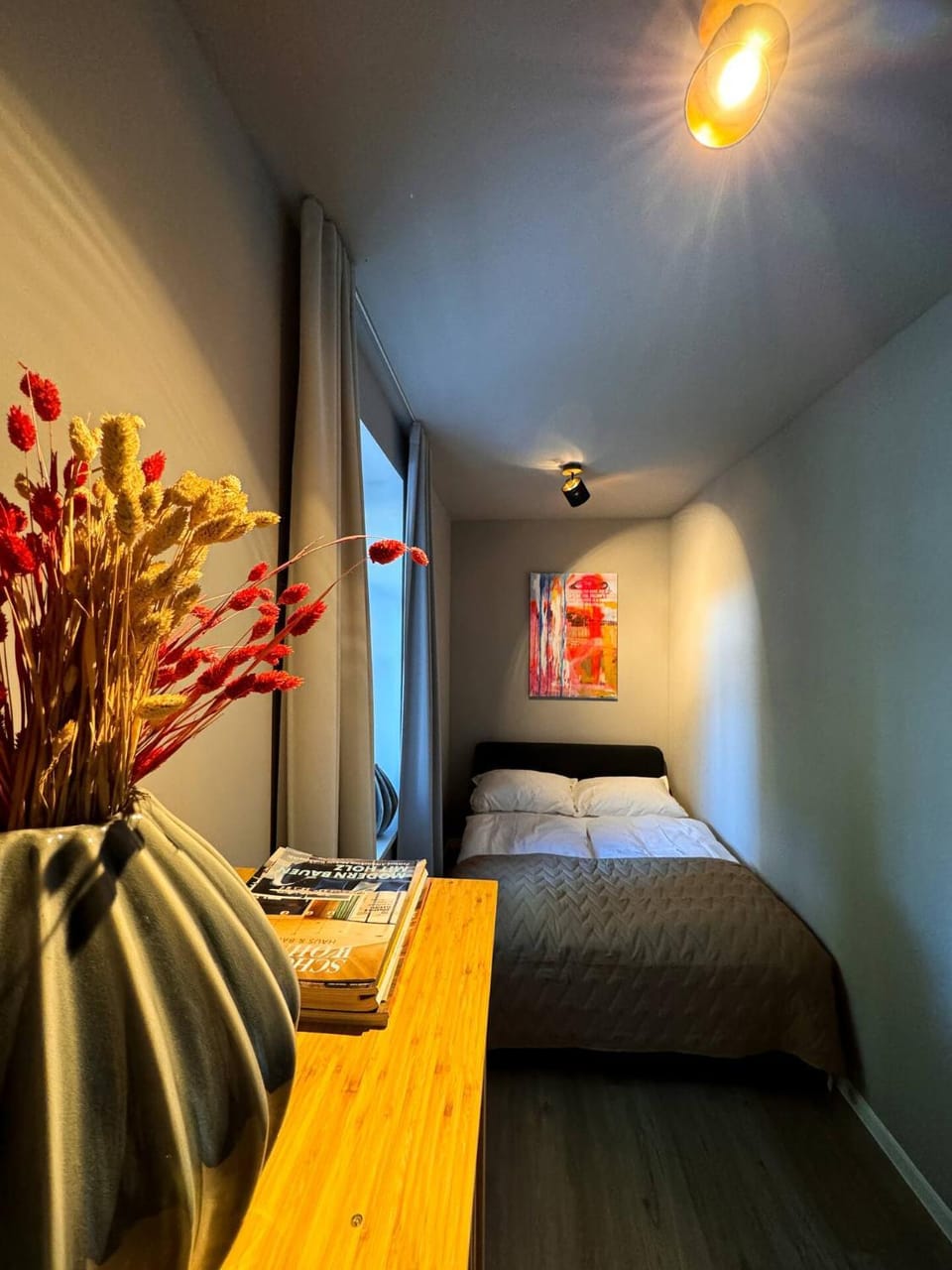 Bed, Photo of the whole room, Bedroom