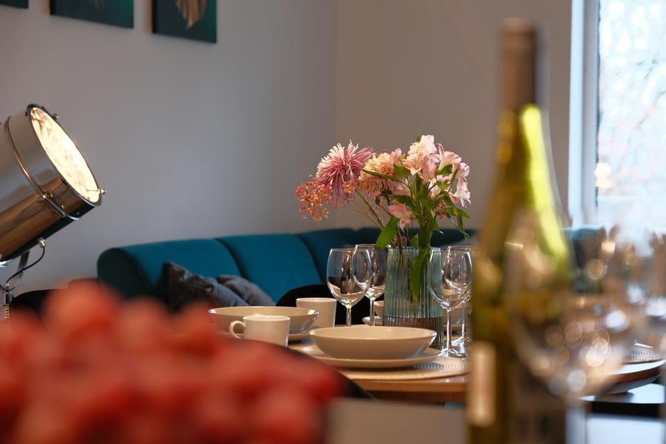 Food and drinks, Dining area, Food, Drinks