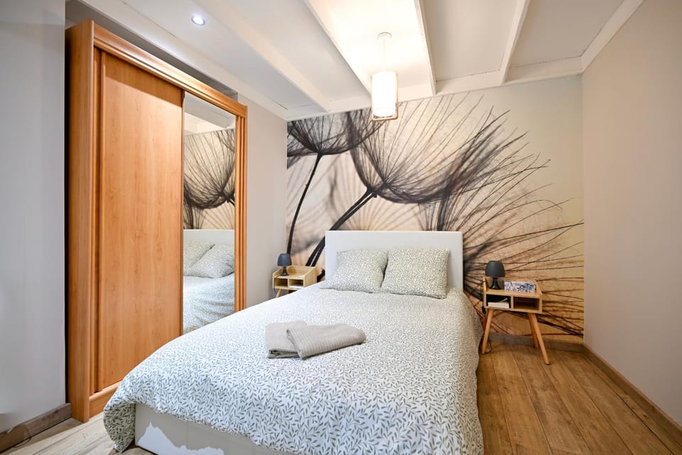 Bed, Photo of the whole room, Bedroom, cot, flat iron, towels, wardrobe