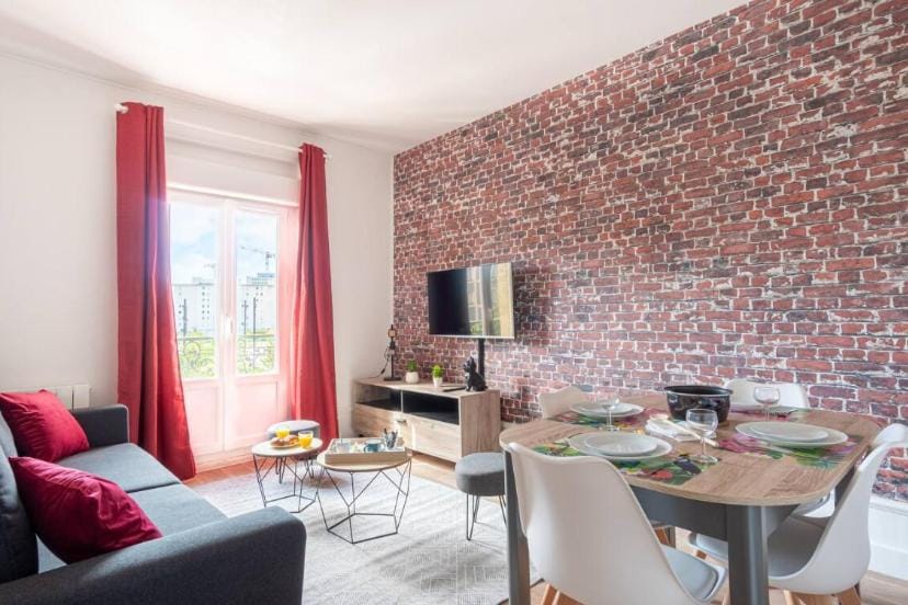 Communal lounge/ TV room, Dining area