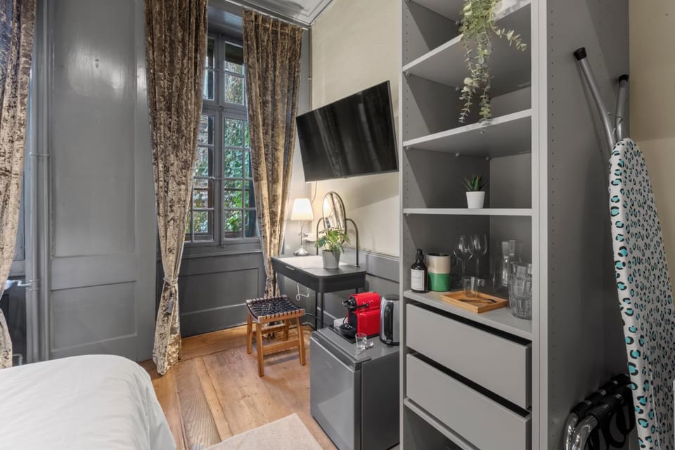 TV and multimedia, wardrobe