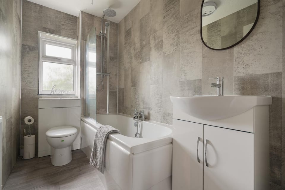 Shower, Toilet, Bathroom, Bath, towels