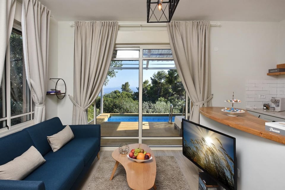 Balcony/Terrace, Living room, Photo of the whole room, Swimming pool, Swimming pool