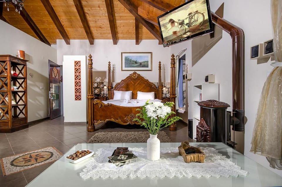 Bed, Photo of the whole room