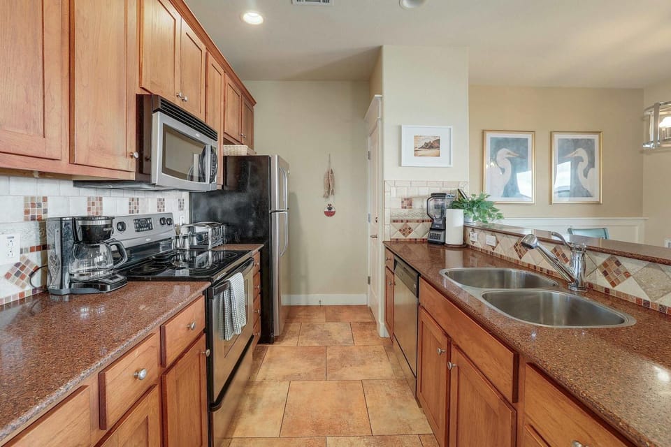 Hill Country Hideaway - The Hollows by Lake Travis House in Jonestown