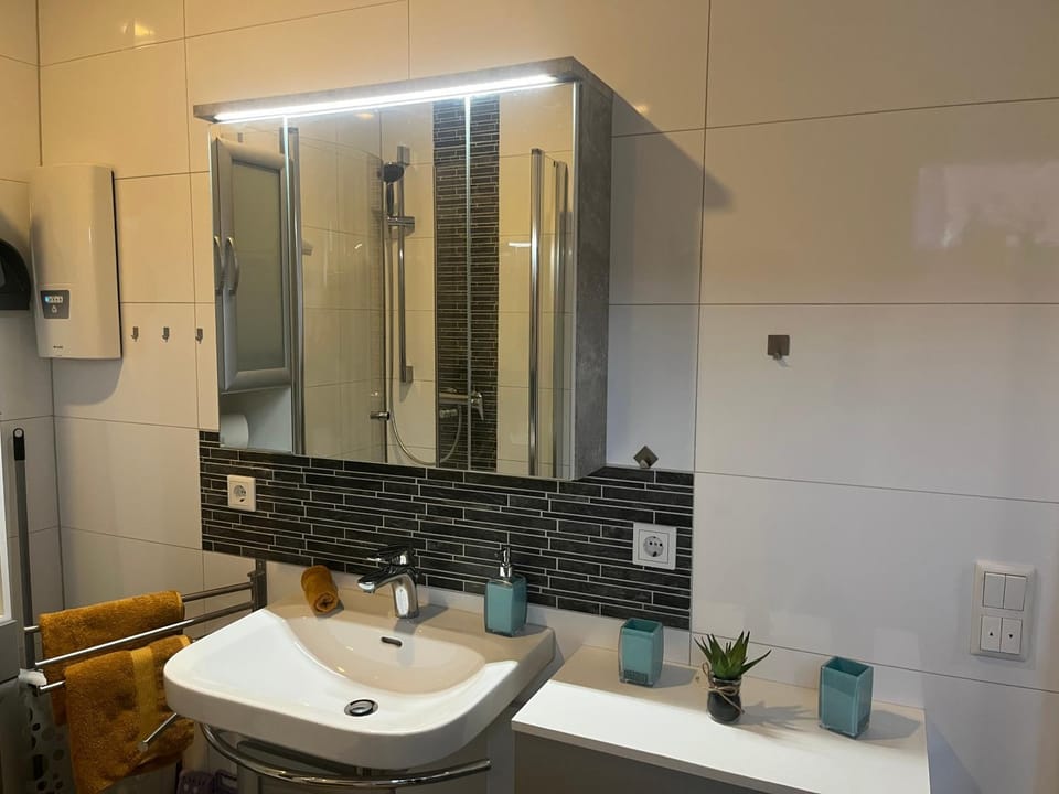 Bathroom, towels