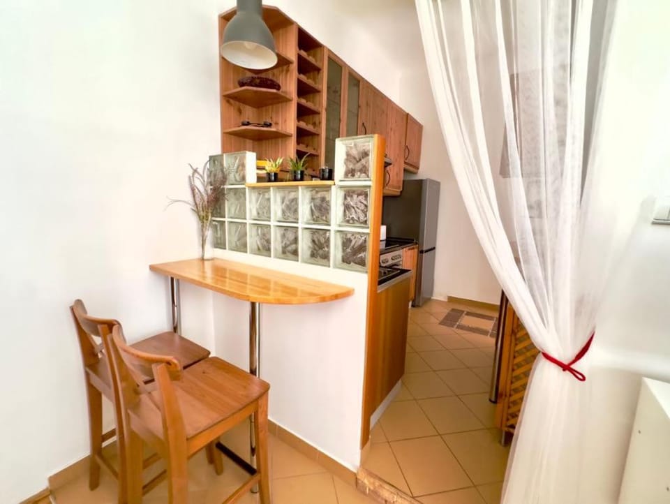 Kitchen or kitchenette, Living room, Seating area