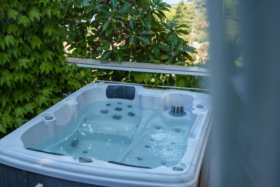 Day, Natural landscape, Hot Tub
