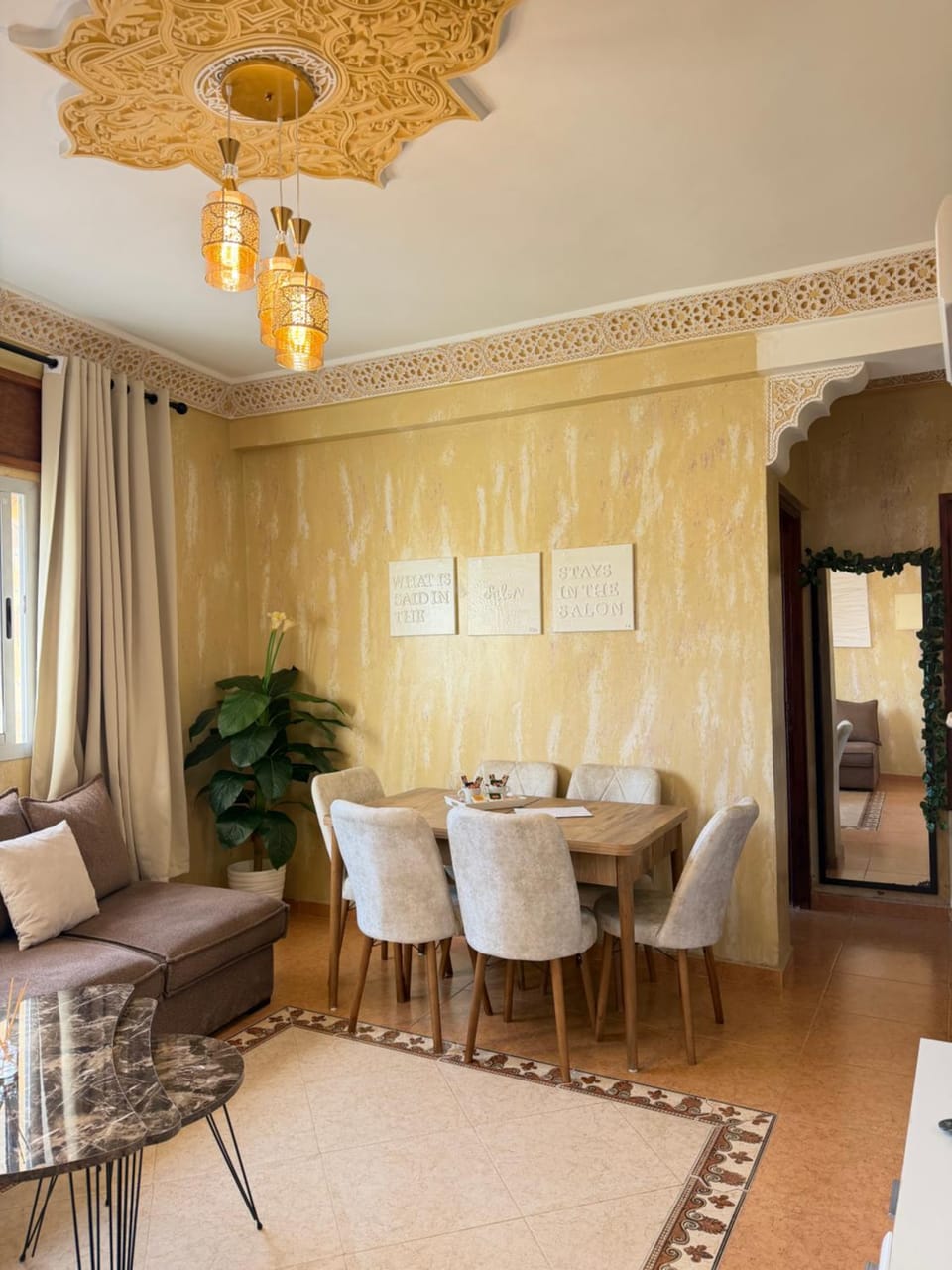 Living room, Seating area, Dining area