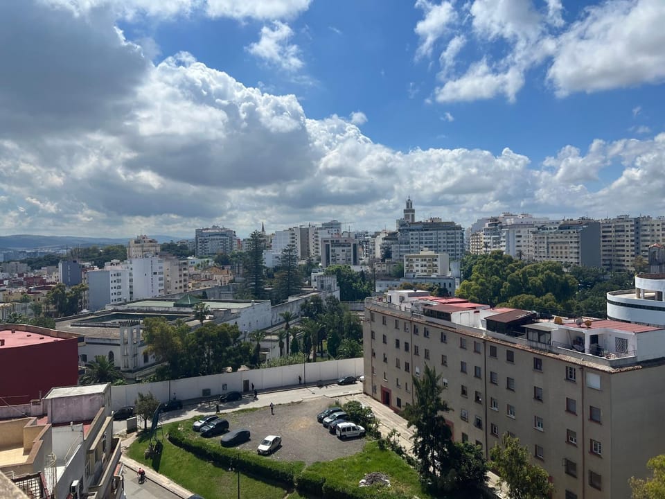 Property building, Day, Neighbourhood, Natural landscape, City view, Street view, Location