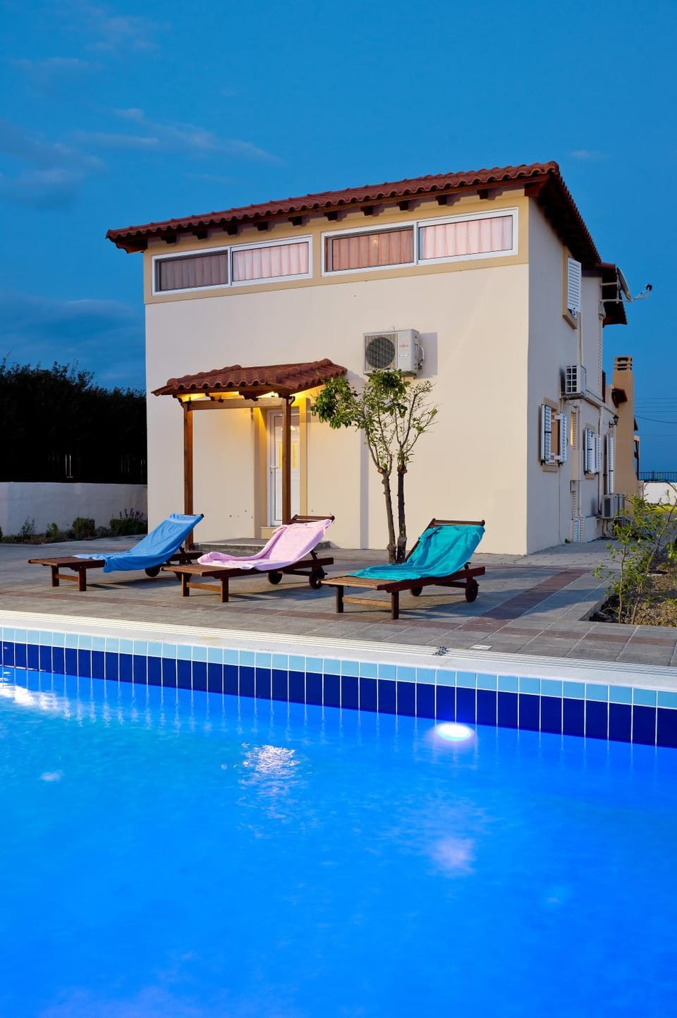 Swimming pool, Swimming pool