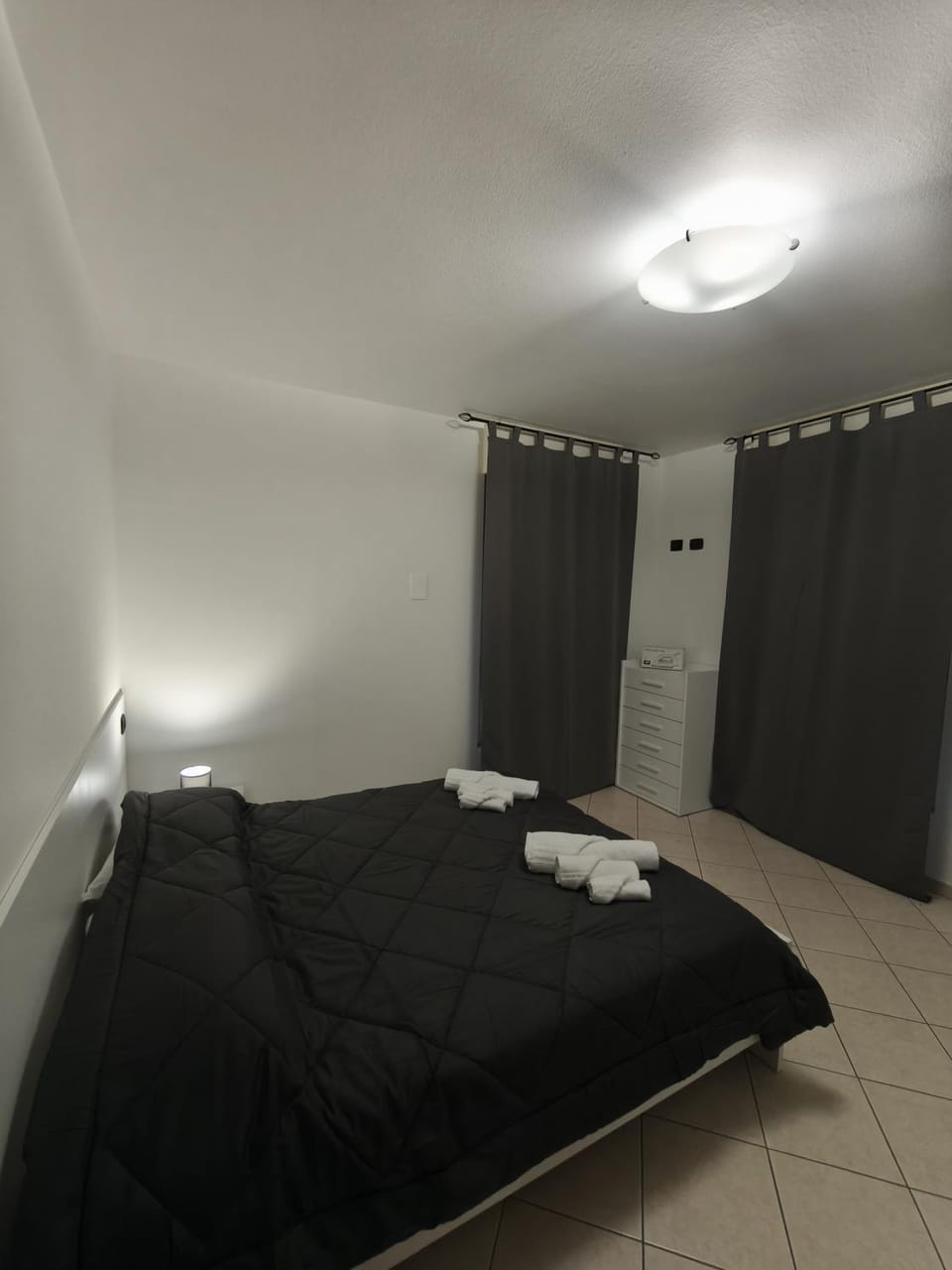 Bed, Bedroom, wardrobe, air conditioner
