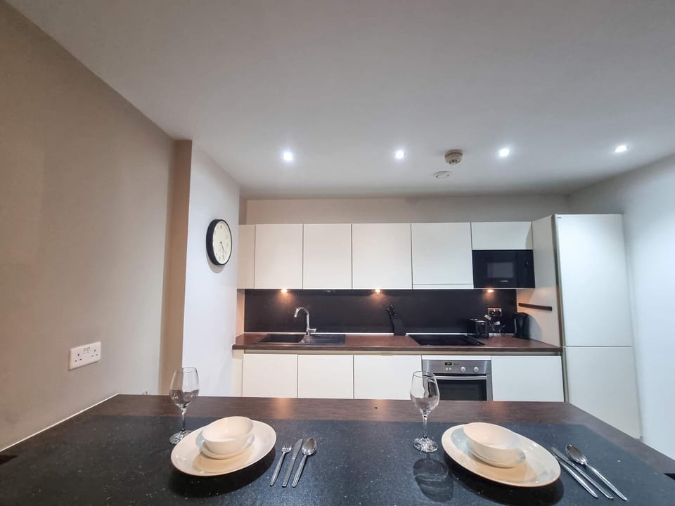 2 Bed Castlefield Flat Canalside Apartment in Salford