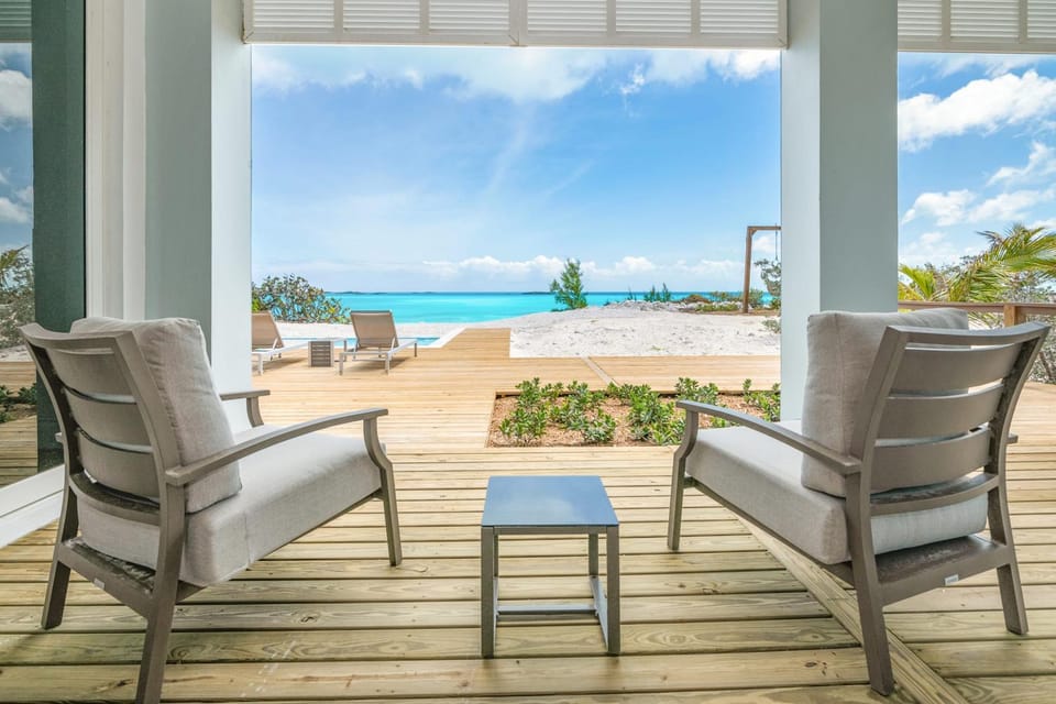 Luxury Beachfront Villa On The Sand With Pool House in Exuma, The Bahamas