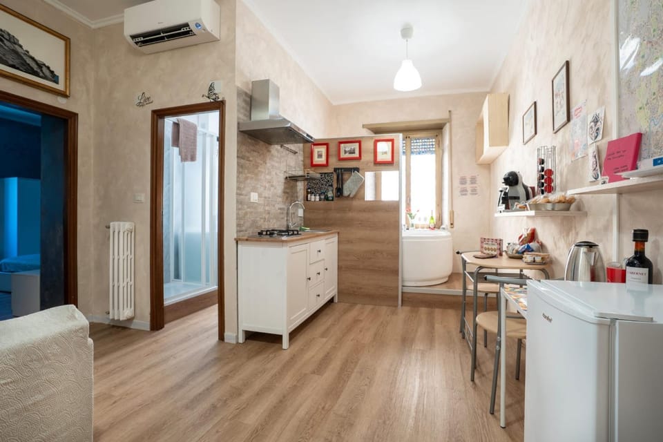 Bettí House vasca idromassaggio metro C Alessandrino - Colosseo e trenino laziali-Termini -Bettí House Apartment in Rome