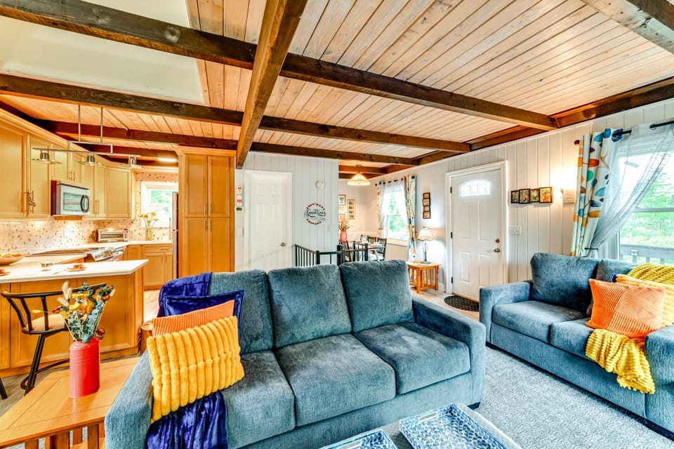 Catskills Mountain Casita: Ski, Hike, Fish & Golf! House in Capital District, NY, USA